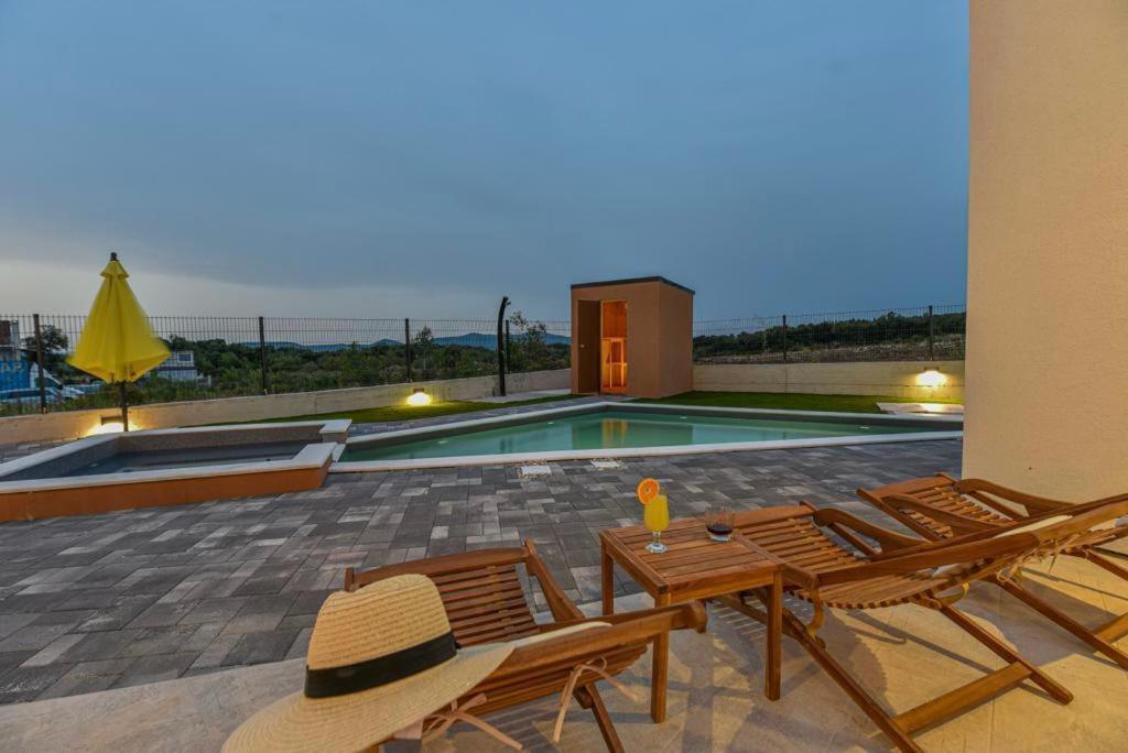 Villa Silente Sukosan Exterior photo